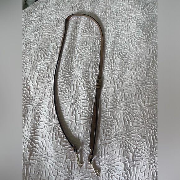 Coach Brown Purse, can be styled different ways - Picture 5 of 5